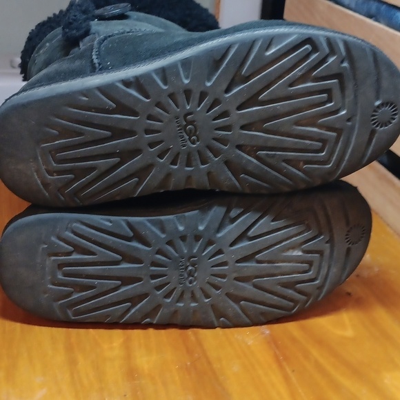 UGG black winter boots size 7 - Picture 10 of 14